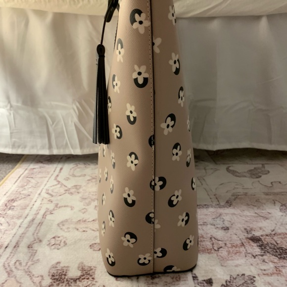 Kate Spade Beige & Black Floral Jana Leather Tote - Picture 10 of 15
